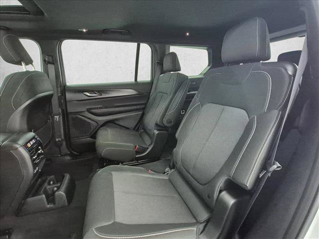 Used 2025 Jeep Grand Cherokee L Laredo w/ Luxury Tech Group I RWD image 19