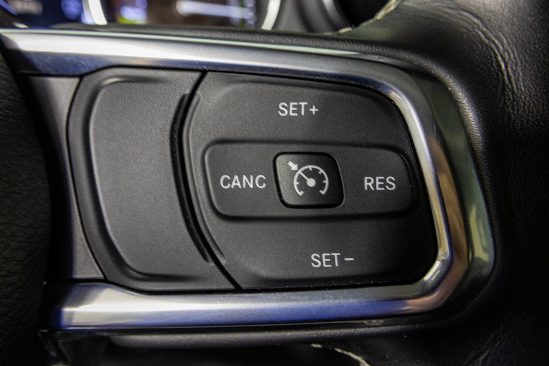 Used 2023 Jeep Wrangler Unlimited Sahara w/ Cold Weather Group AWD/4WD image 31