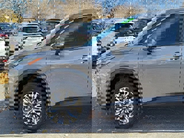 Used 2023 Nissan Rogue SV image 8