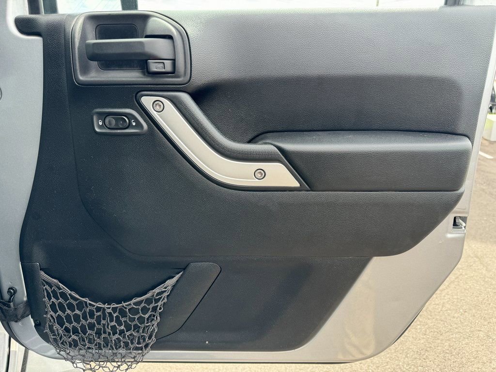 Used 2013 Jeep Wrangler Unlimited Sahara w/ Connectivity Group image 24