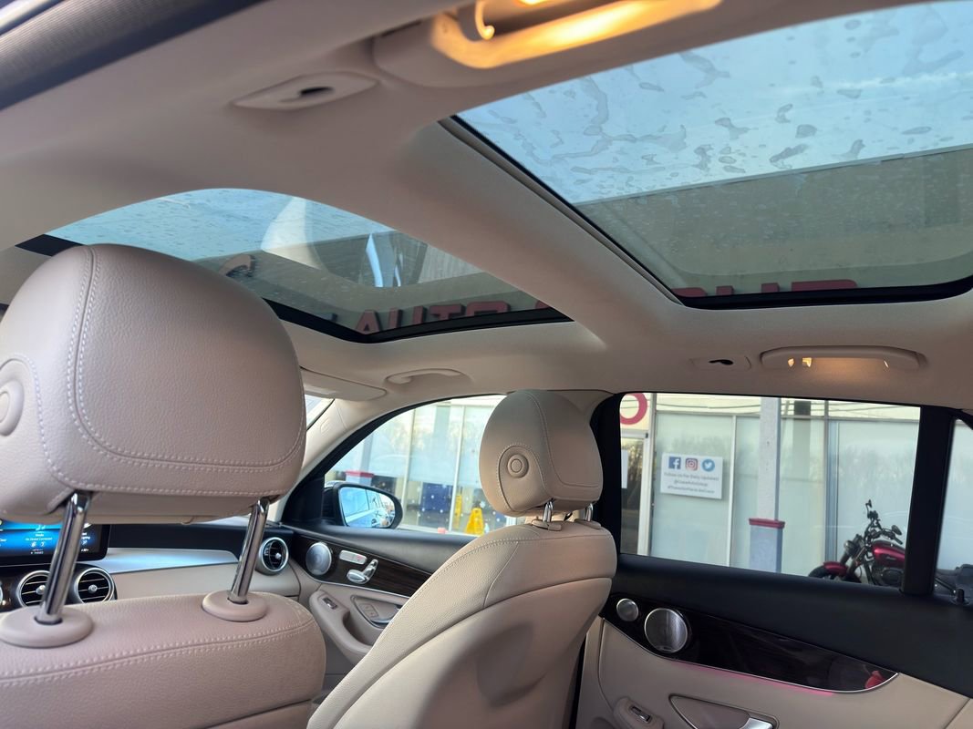 Used 2020 Mercedes-Benz GLC 300 4MATIC w/ Exterior Lighting Package image 39