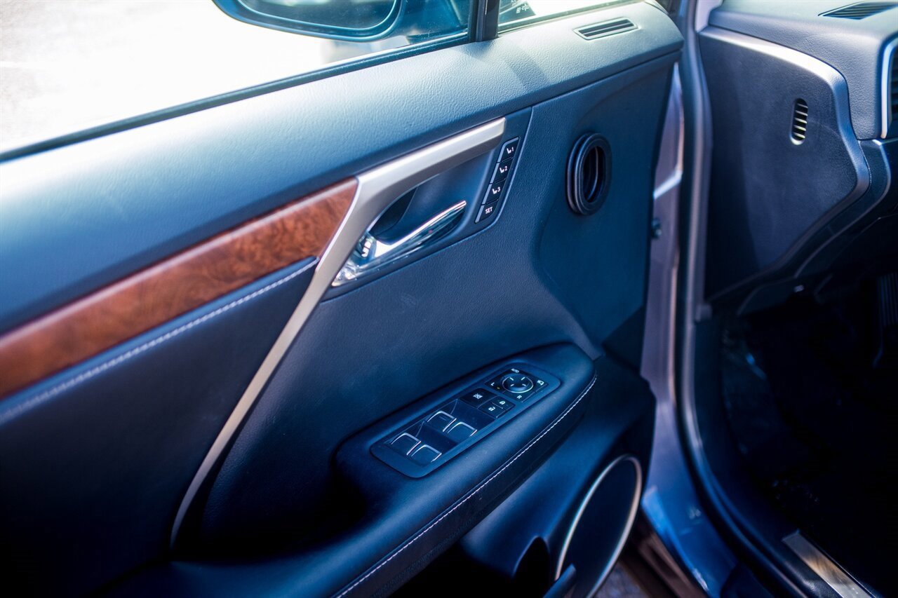 Used 2022 Lexus RX 350L FWD w/ Premium Package image 14