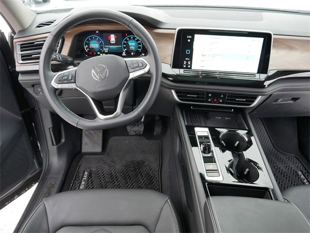 Certified 2025 Volkswagen Atlas SE image 23