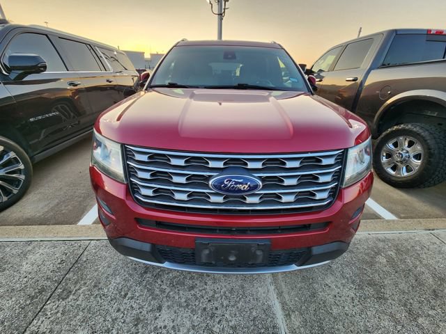 Used 2017 Ford Explorer Limited w/ Equipment Group 301A AWD/4WD image 2