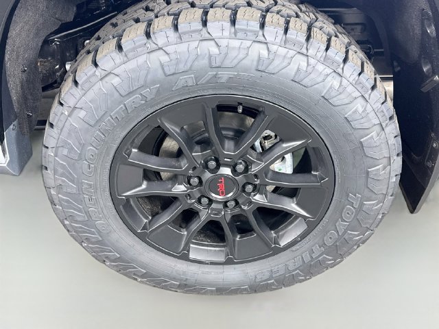 New 2026 Toyota Sequoia Platinum w/ TRD Off-Road Package AWD/4WD image 32