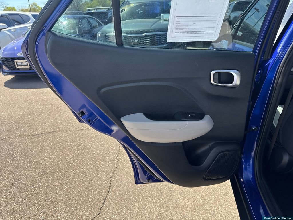 Certified 2023 Hyundai Venue SEL image 29