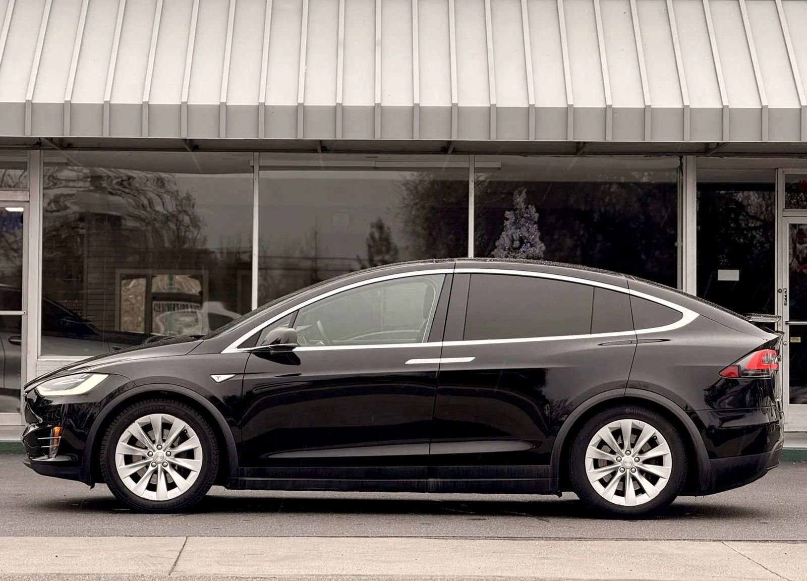 Used 2016 Tesla Model X 75D image 6