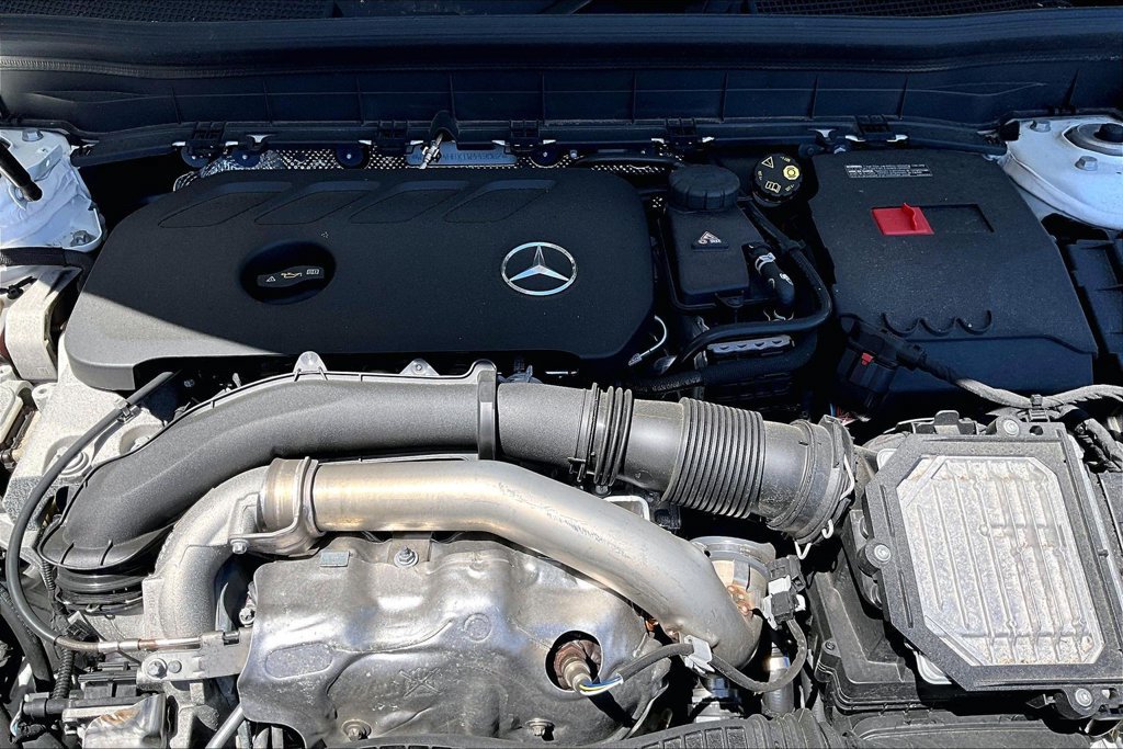Used 2026 Mercedes-Benz GLB 250 4MATIC image 9