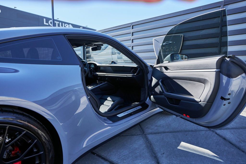 Used 2024 Porsche 911 Carrera S w/ Sport Package image 19