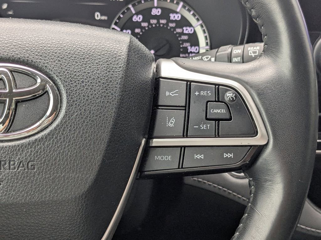 Used 2023 Toyota Highlander LE image 27