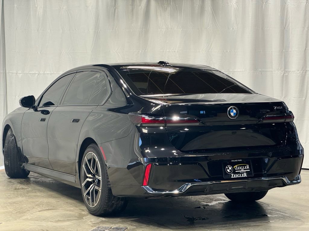 Used 2023 BMW 740i image 6