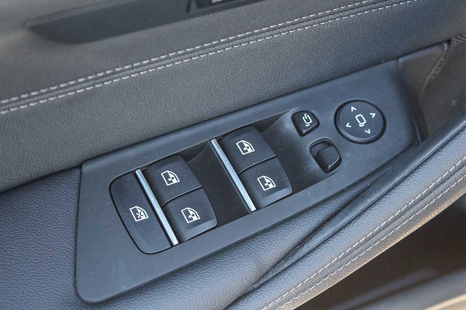 Certified 2023 BMW 530e w/ M Sport Package image 20