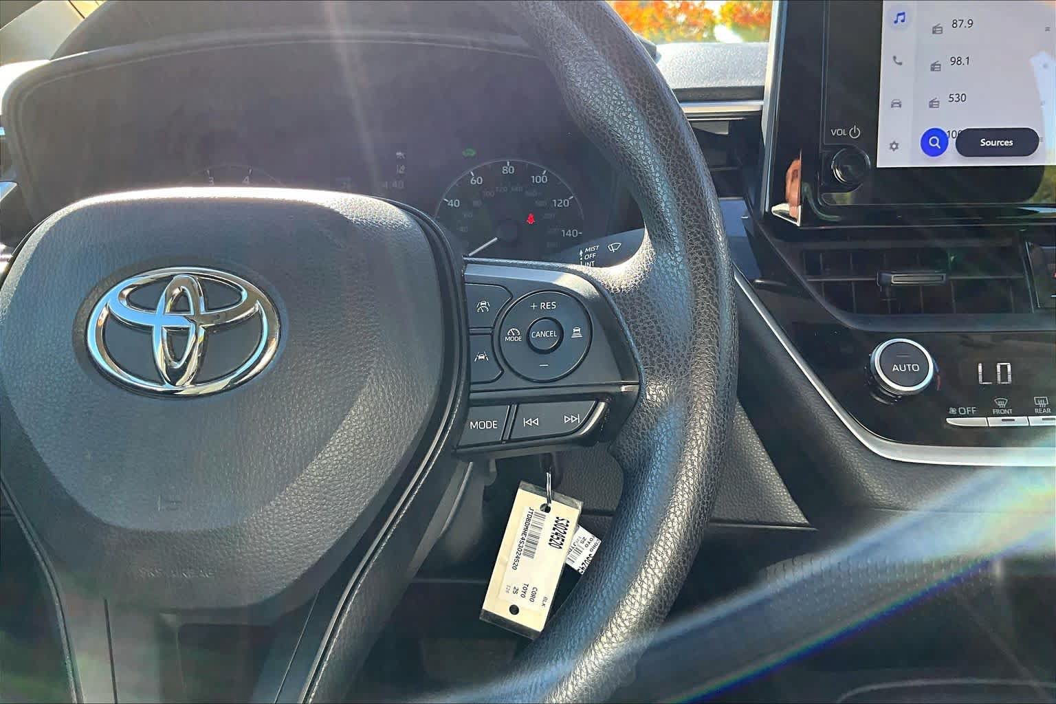 Used 2025 Toyota Corolla LE AWD/4WD image 24