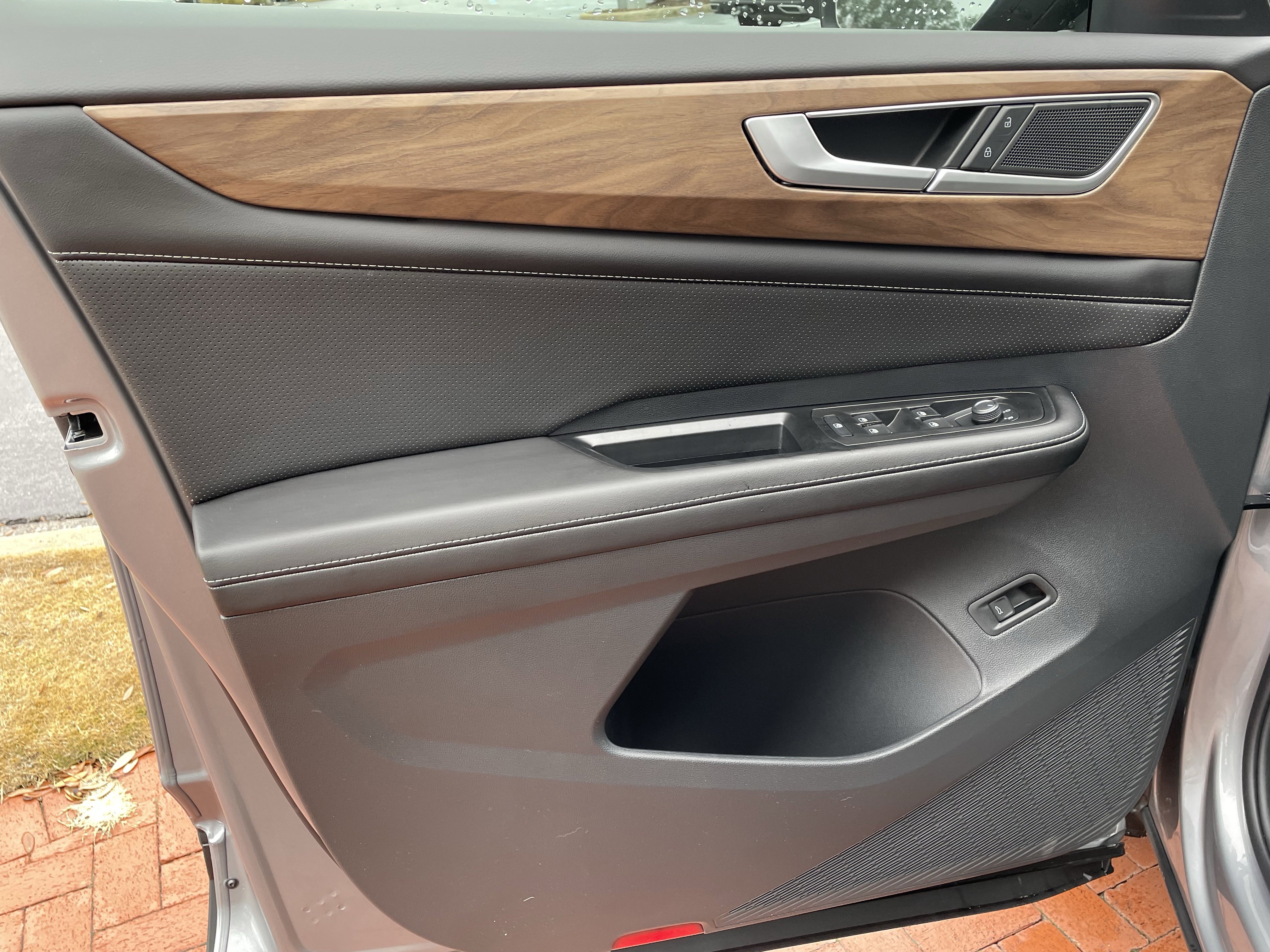New 2026 Volkswagen Atlas SE image 14