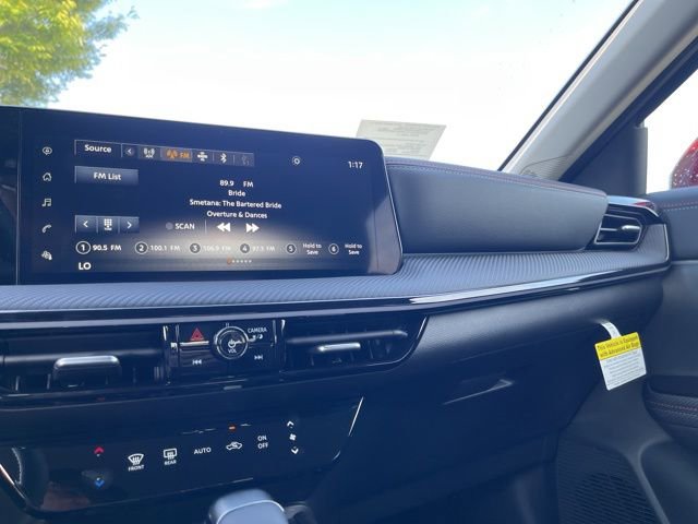 New 2025 Nissan Kicks SR image 17