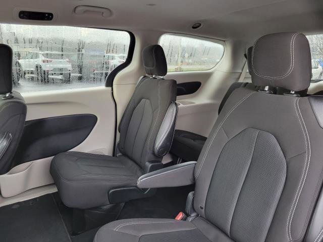 Used 2023 Chrysler Voyager LX image 21