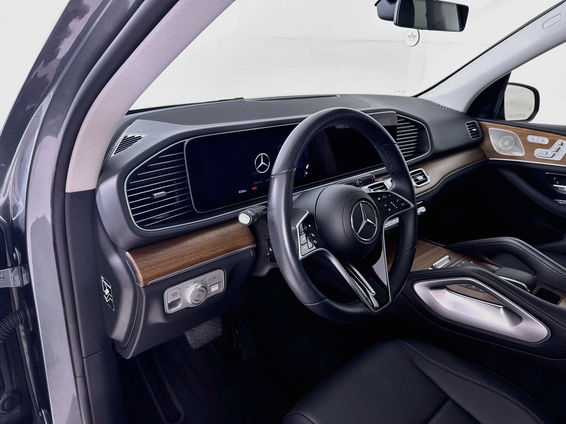 Certified 2025 Mercedes-Benz GLE 350 4MATIC image 10