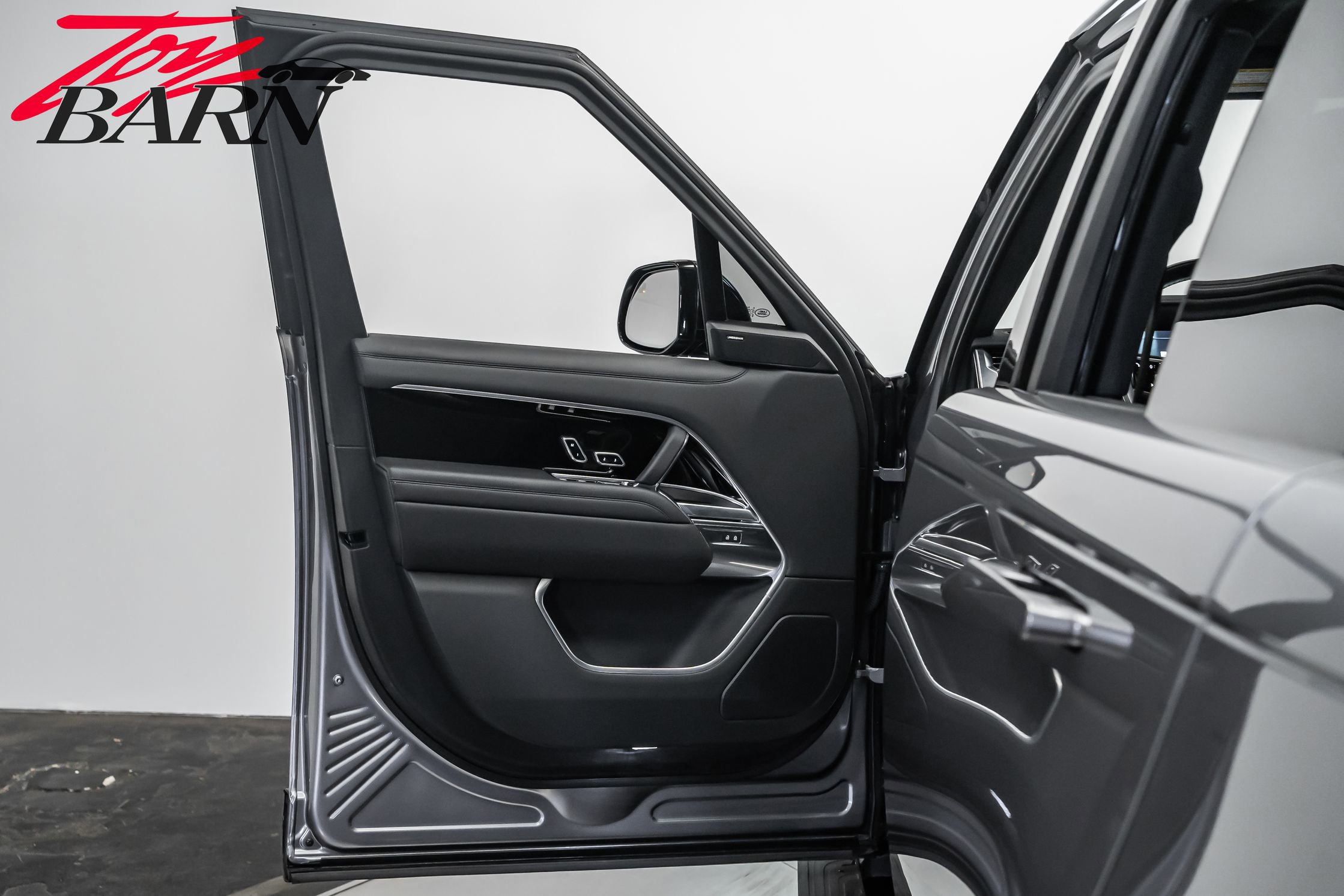 Used 2023 Land Rover Range Rover SE image 19