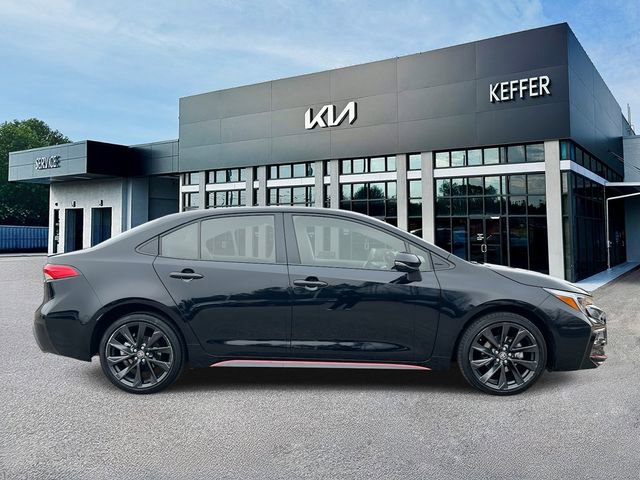 Used 2023 Toyota Corolla SE w/ SE Package image 9