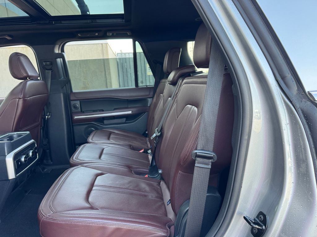 Used 2024 Ford Expedition Limited image 31