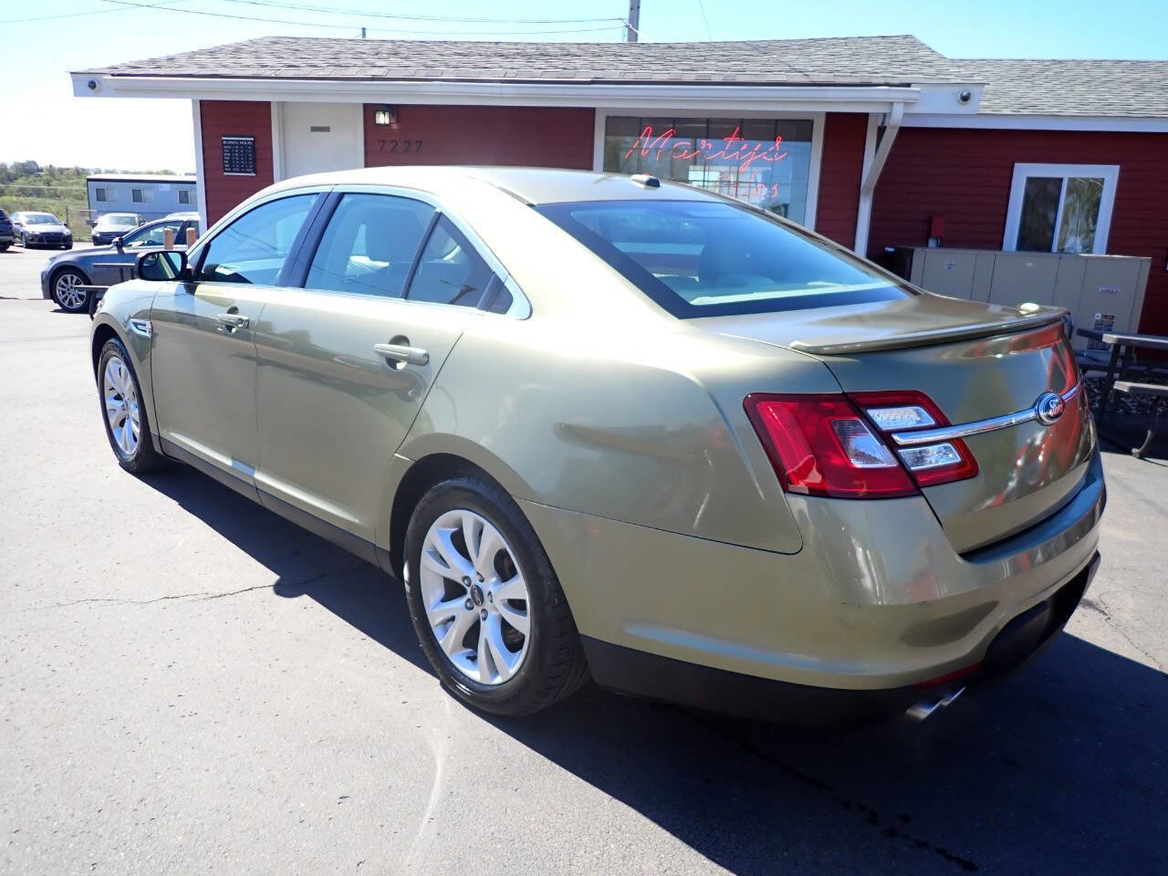 Used 2012 Ford Taurus SEL AWD/4WD image 4