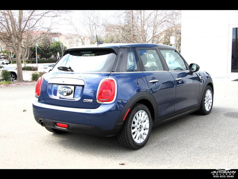 Used 2015 MINI Cooper 4-Door Hardtop w/ Premium Package FWD image 8
