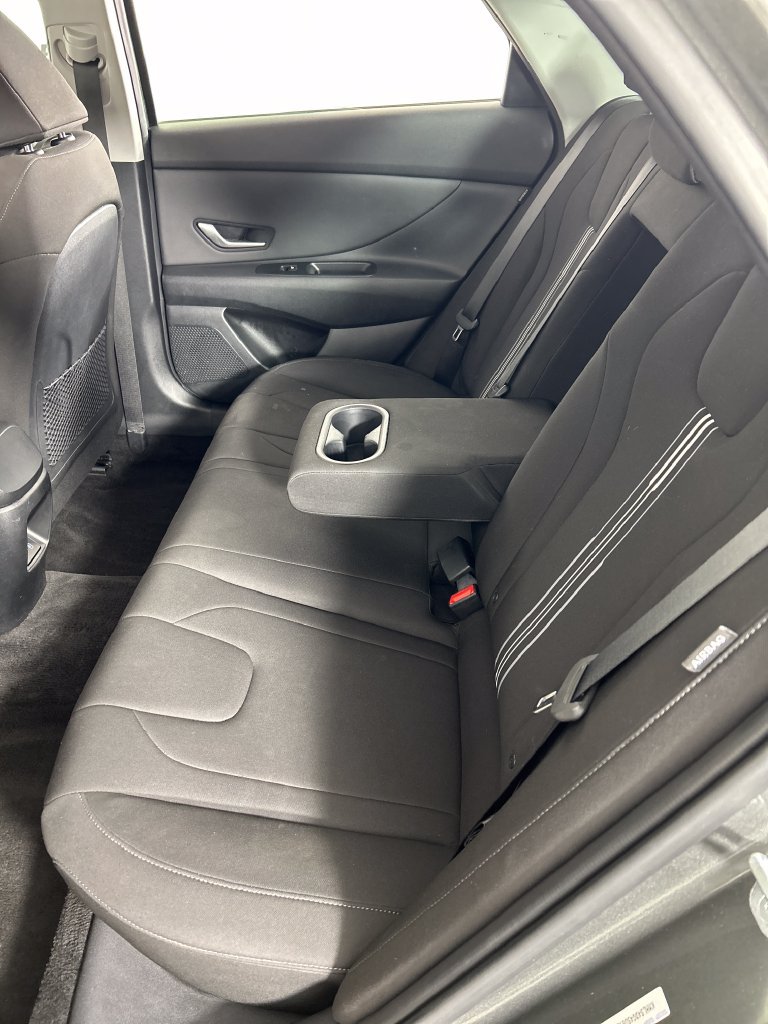 Used 2025 Hyundai Elantra SEL FWD image 17