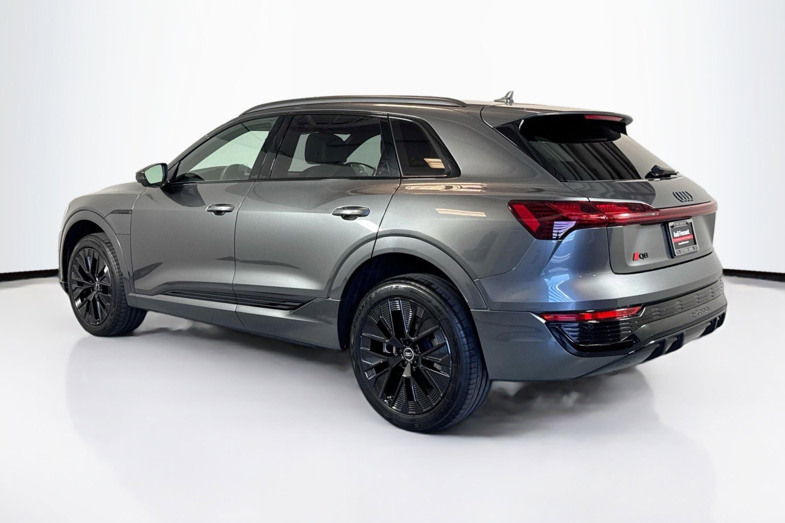 Used 2024 Audi Q8 e-tron Prestige w/ Prestige Package image 7