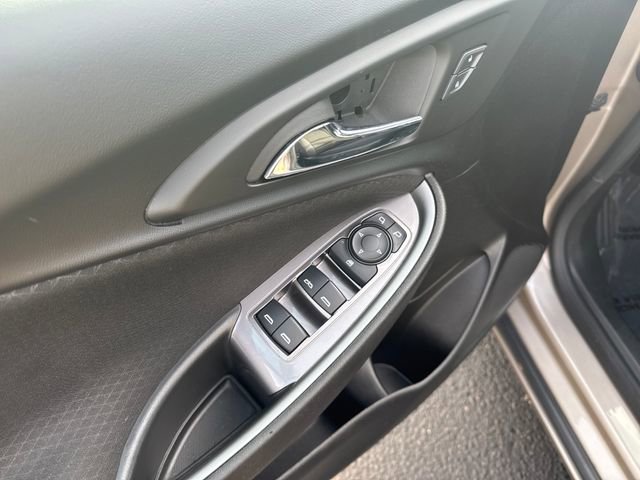 Used 2023 Chevrolet Malibu LT image 13