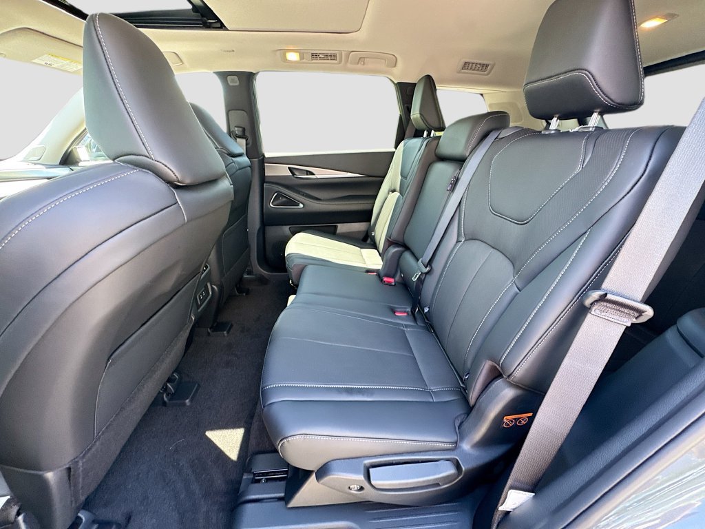 Used 2027 INFINITI QX60 Luxe w/ Cargo Package FWD image 27