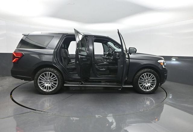 Used 2022 Ford Expedition Platinum AWD/4WD image 37