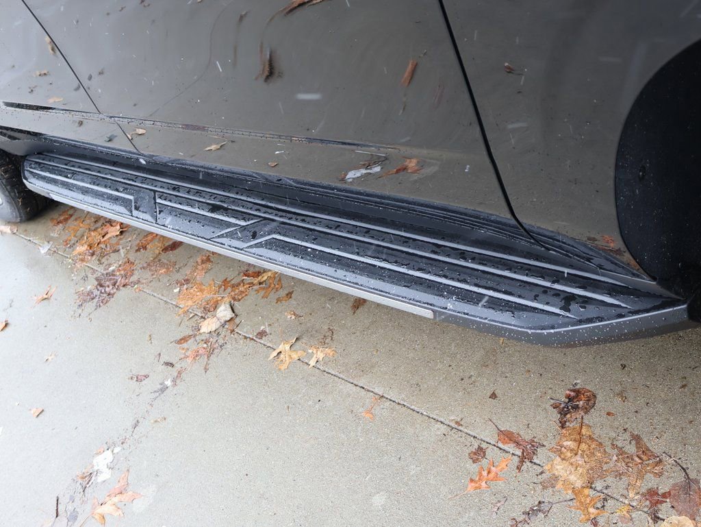 New 2025 Chevrolet Suburban Premier w/ Sun And Tow Package image 10