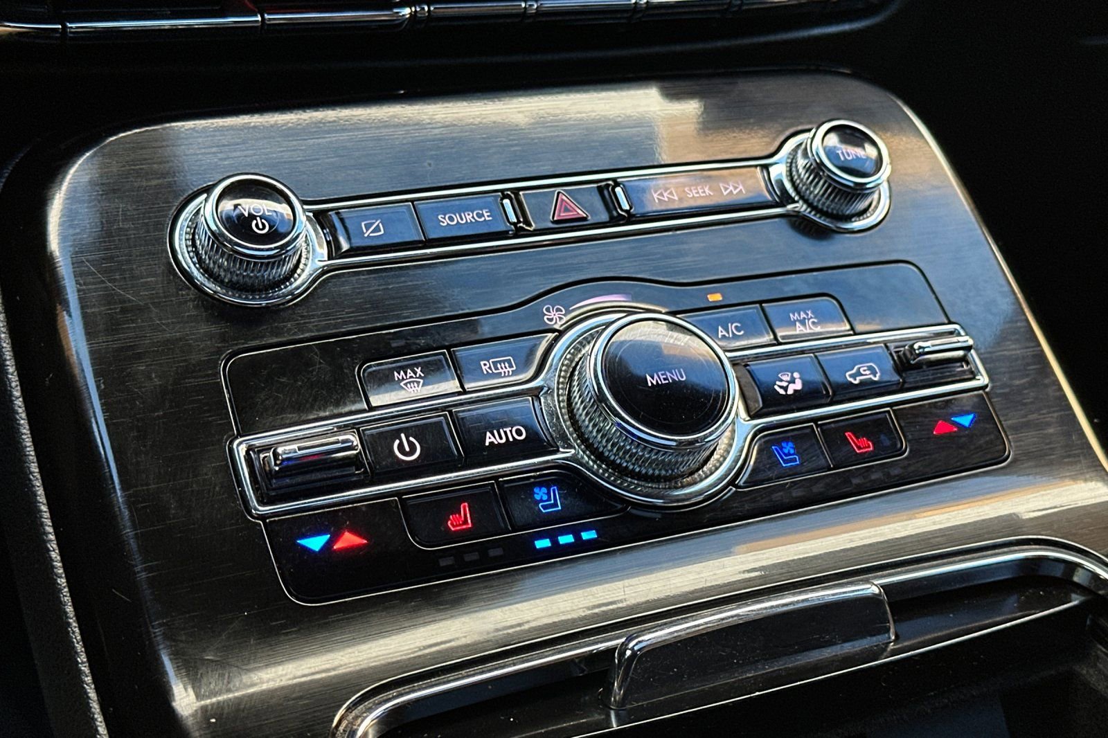 Used 2023 Lincoln Nautilus Reserve w/ Equipment Group 202A image 20