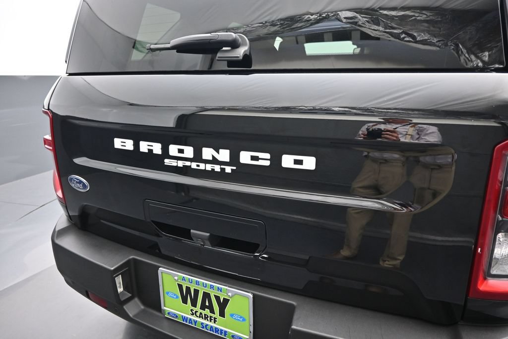 Certified 2022 Ford Bronco Sport Outer Banks w/ Tech Package AWD/4WD image 2