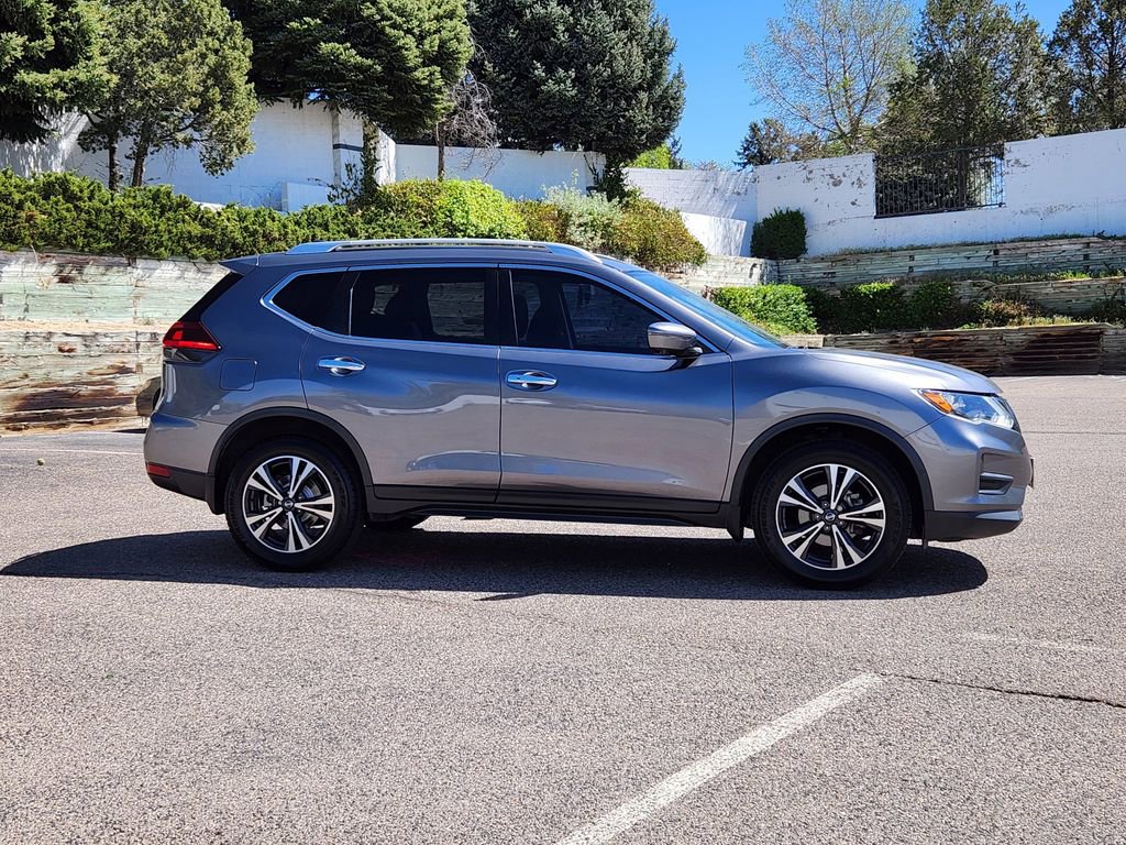 Used 2019 Nissan Rogue SV w/ Premium Package AWD/4WD image 4