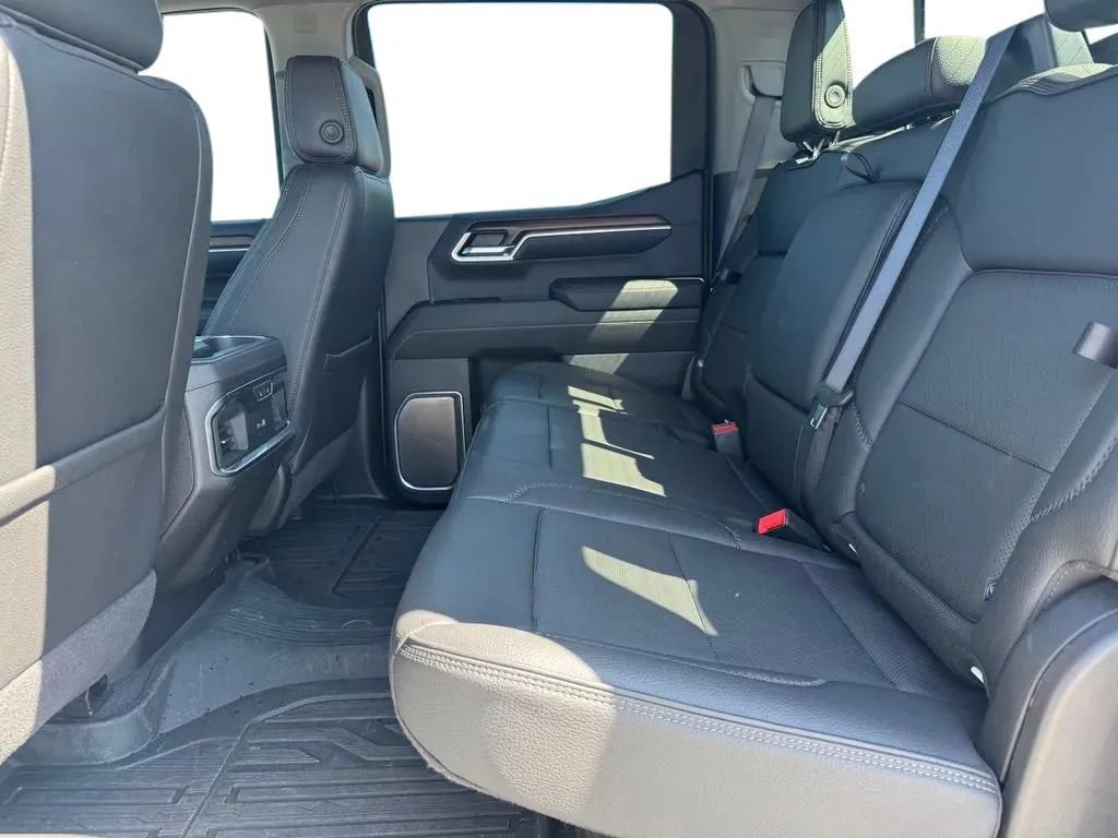 Used 2024 GMC Sierra 1500 Denali AWD/4WD image 18