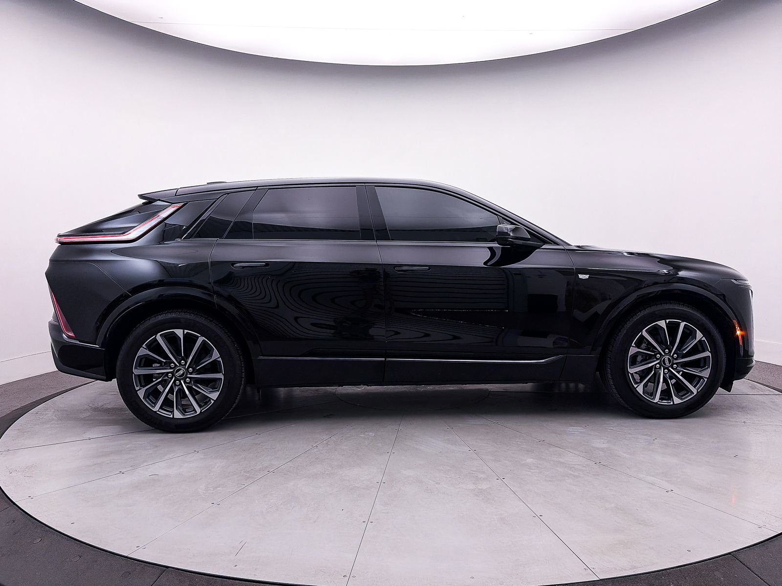 Used 2025 Cadillac Lyriq Sport image 42