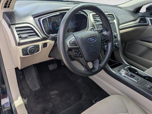 Used 2017 Ford Fusion SE image 10