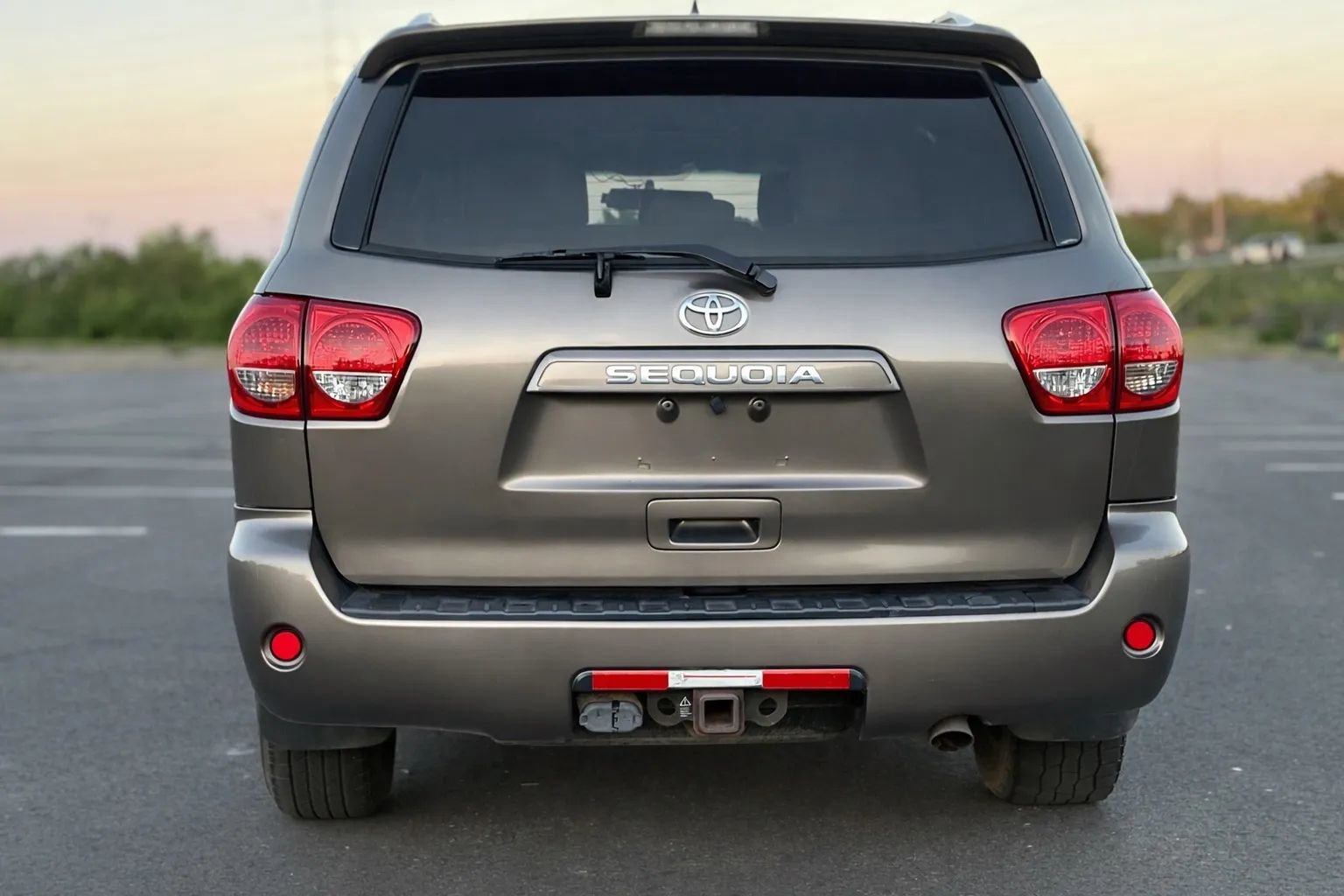 Used 2012 Toyota Sequoia SR5 RWD image 4