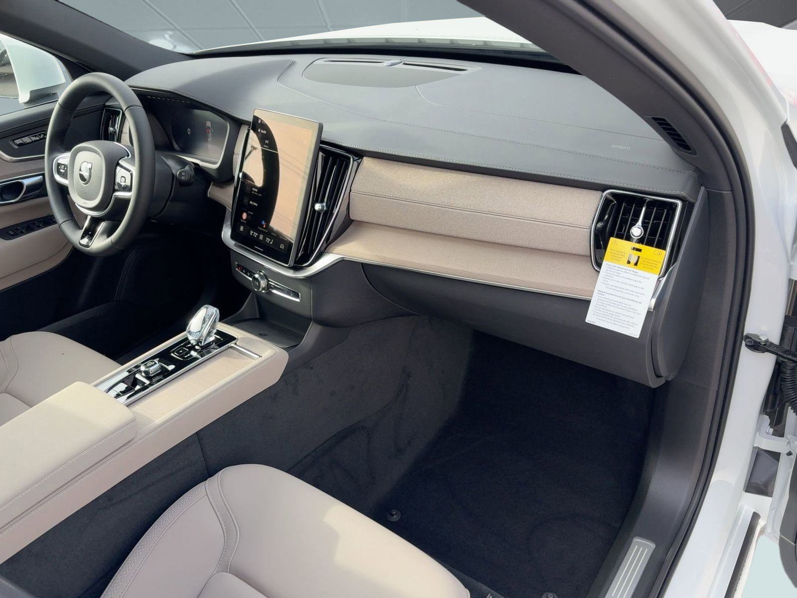 New 2026 Volvo XC90 T8 Plus image 31