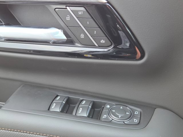 New 2026 Chevrolet Suburban High Country AWD/4WD image 32
