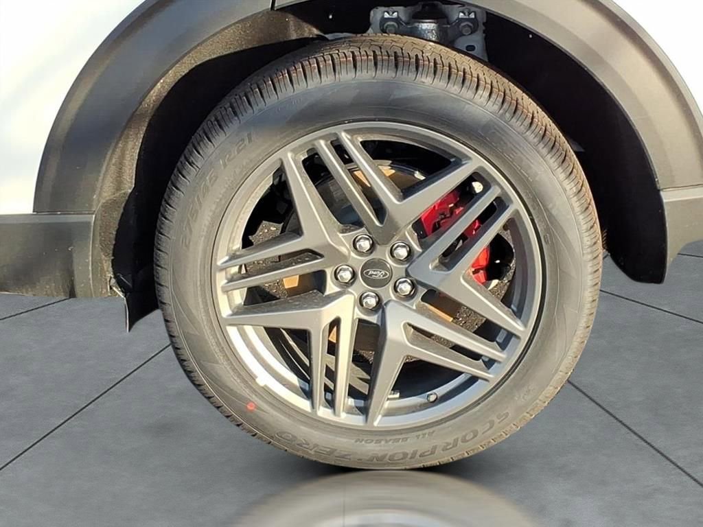 New 2026 Ford Explorer ST-Line w/ ST-Line Street Pack image 4