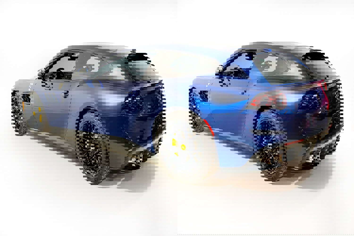 Certified 2019 Ferrari GTC4Lusso T RWD image 4