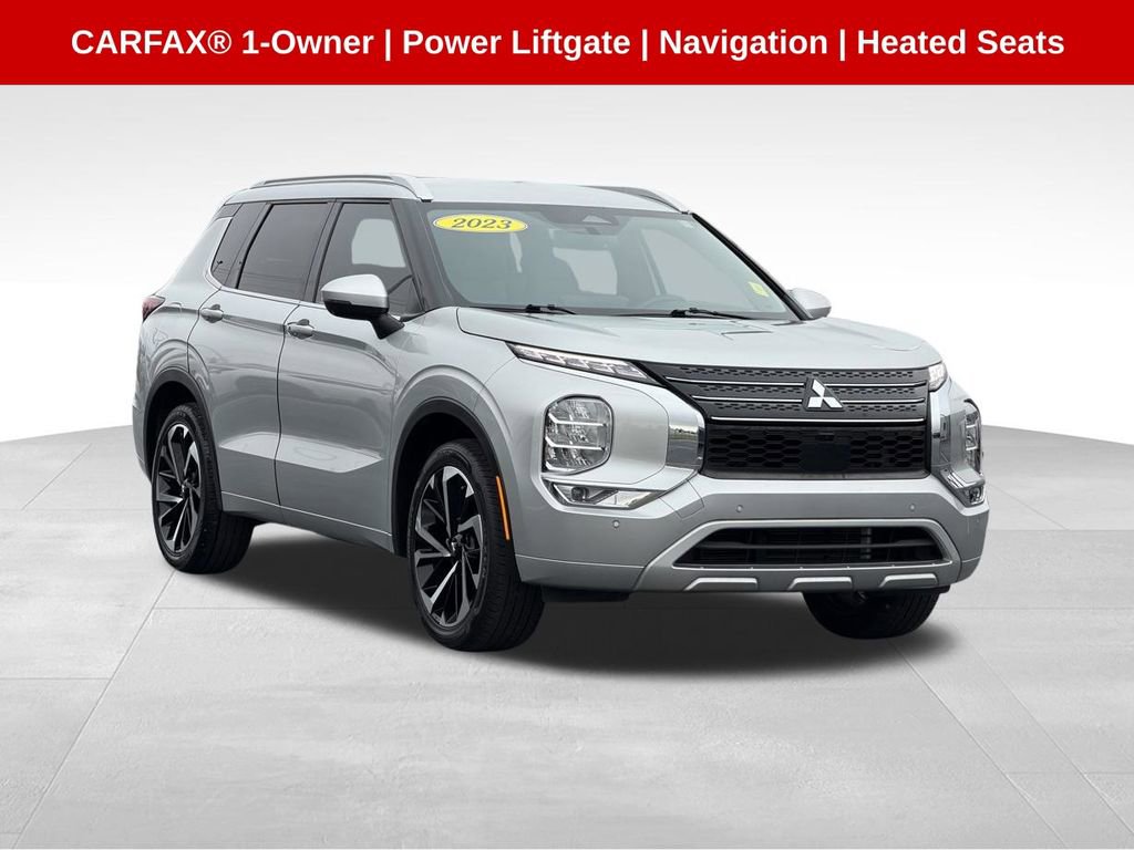 Used 2023 Mitsubishi Outlander SEL image 1