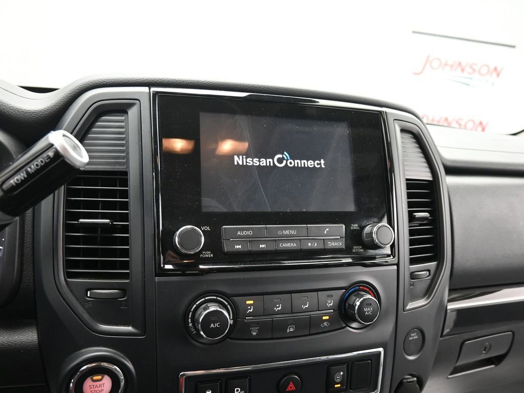 Used 2022 Nissan Titan SV AWD/4WD image 21