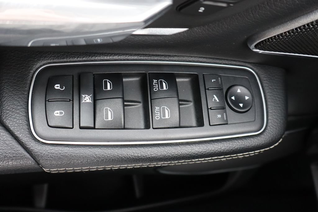 Used 2019 RAM 1500 Laramie AWD/4WD image 31