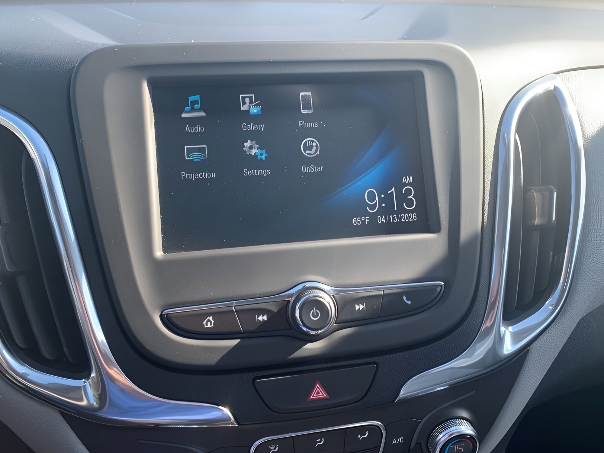 Used 2018 Chevrolet Equinox LT image 18