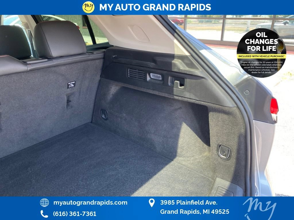 Used 2023 Buick Envision Essence w/ Sport Touring Package AWD/4WD image 11