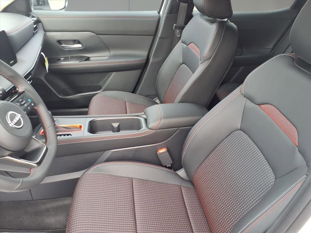New 2026 Nissan Kicks SR FWD image 12