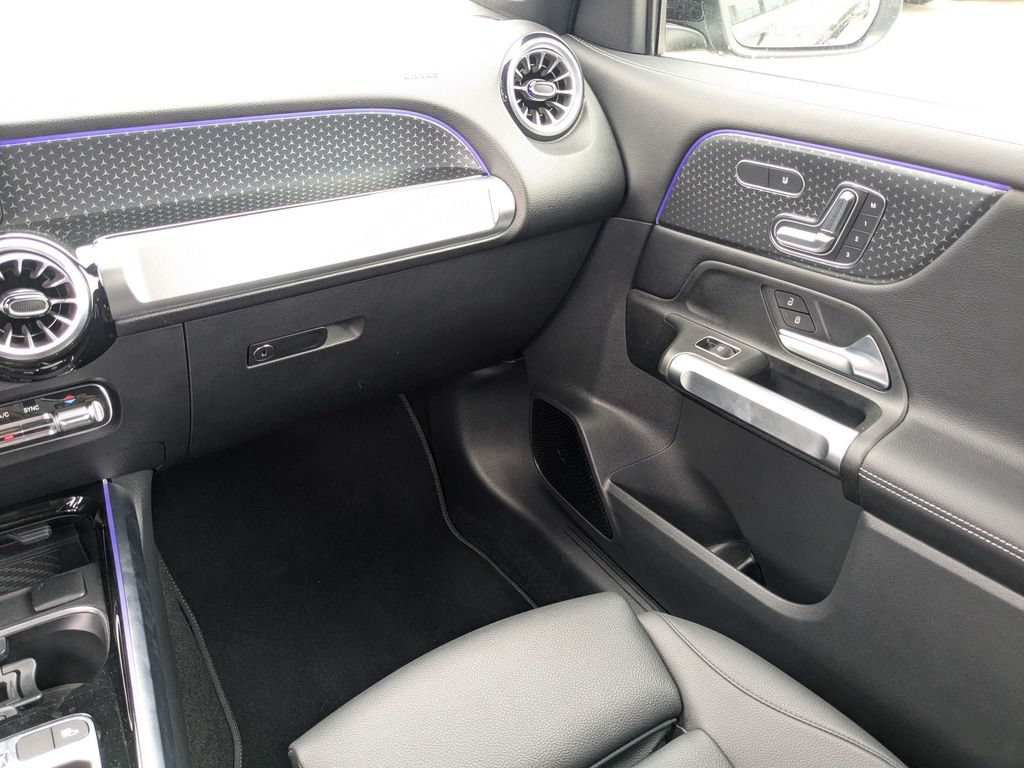 Used 2025 Mercedes-Benz GLB 250 image 18